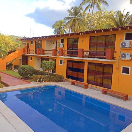 Hotel J.B. Zihuatanejo Buitenkant foto