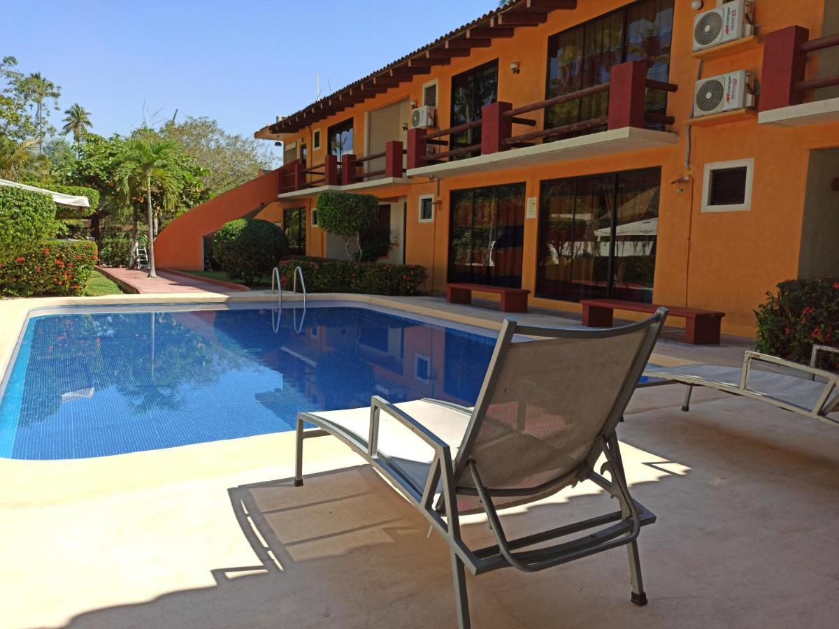 Hotel J.B. Zihuatanejo Buitenkant foto