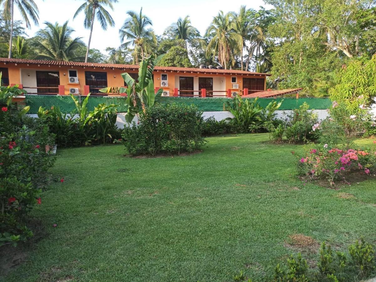 Hotel J.B. Zihuatanejo Buitenkant foto