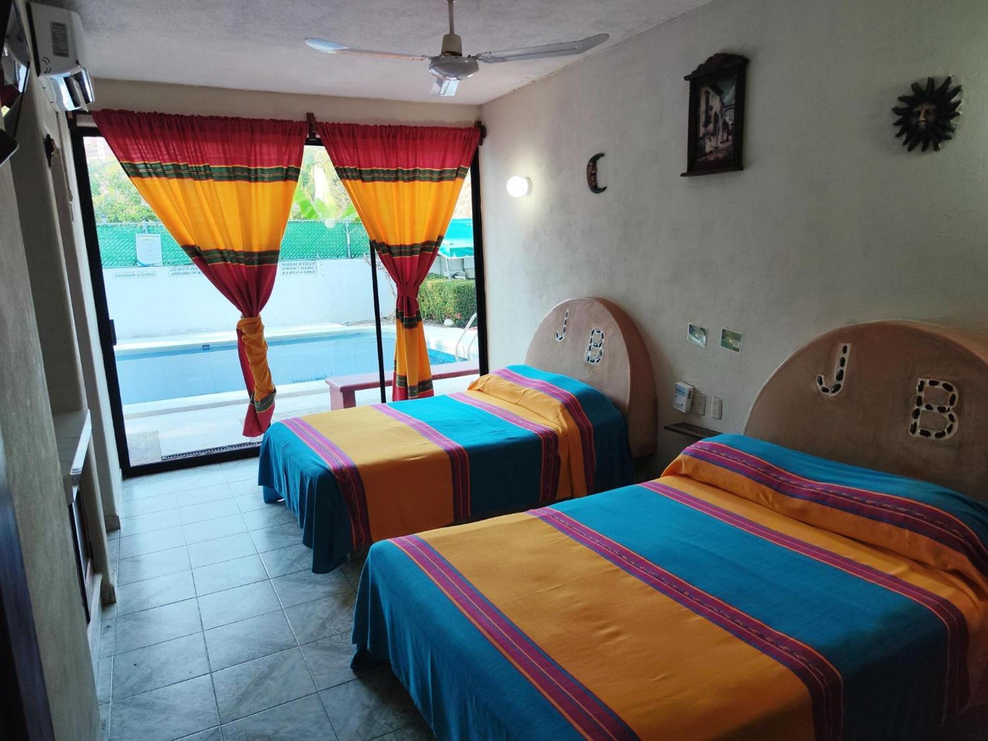 Hotel J.B. Zihuatanejo Buitenkant foto