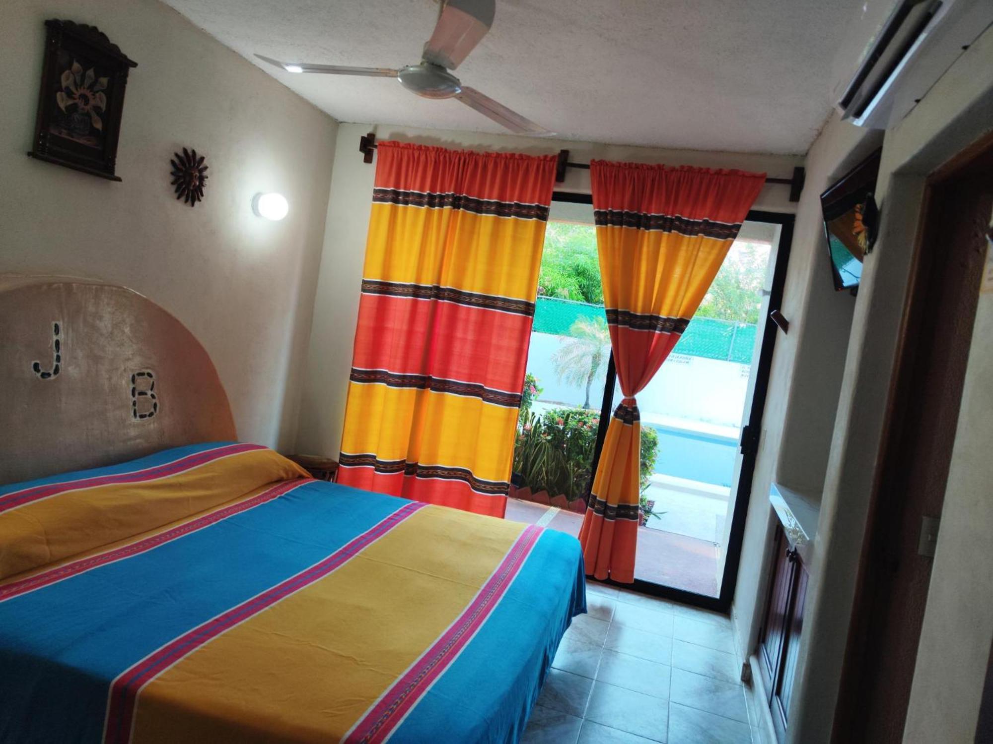 Hotel J.B. Zihuatanejo Buitenkant foto