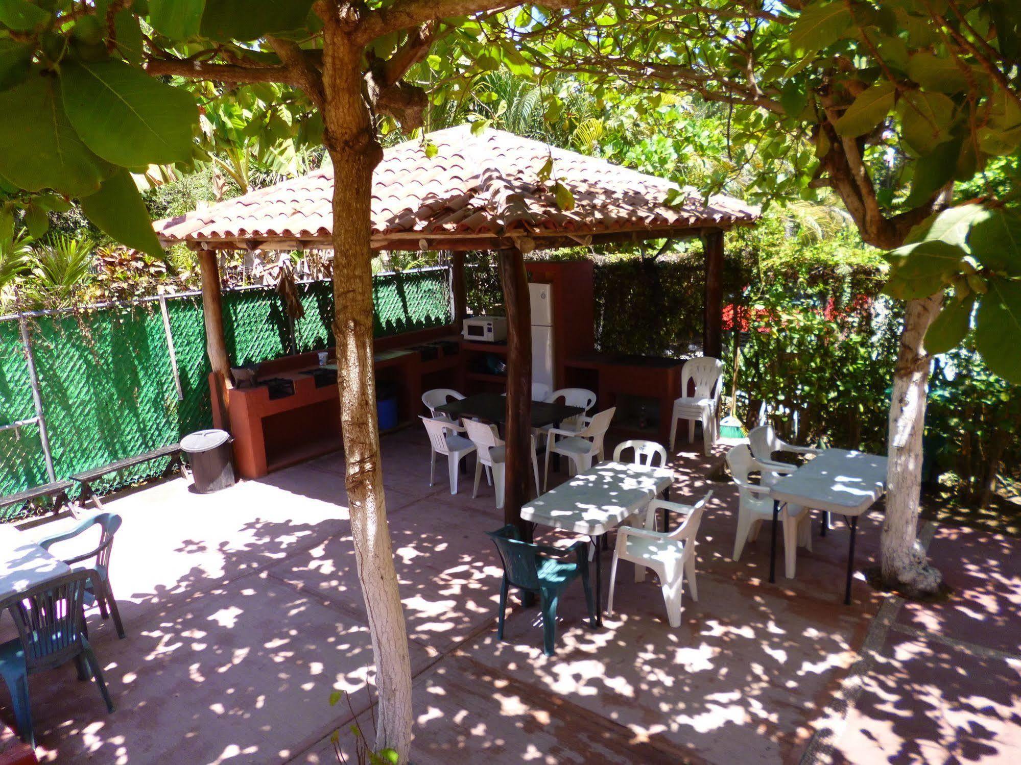 Hotel J.B. Zihuatanejo Buitenkant foto
